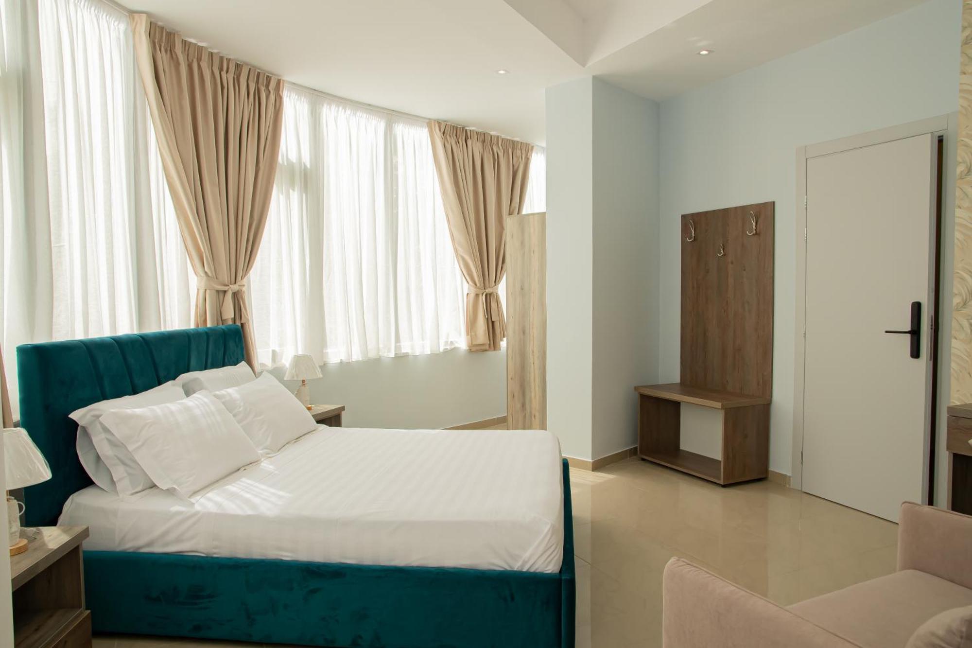 Alv Rent Rooms Vlore Bagian luar foto