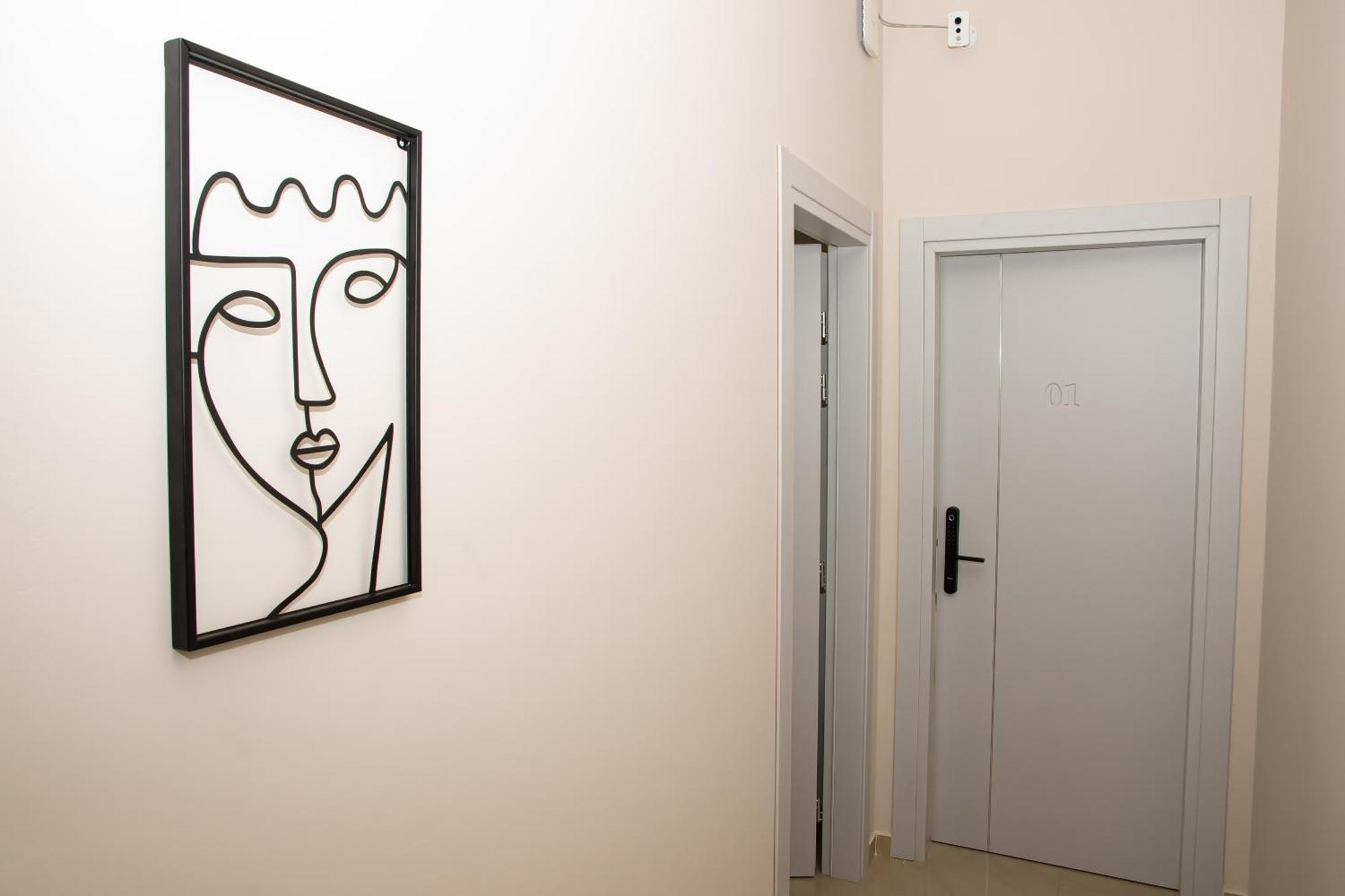 Alv Rent Rooms Vlore Bagian luar foto
