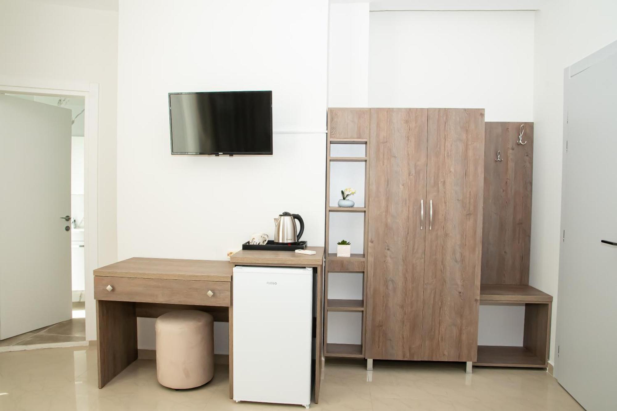 Alv Rent Rooms Vlore Bagian luar foto