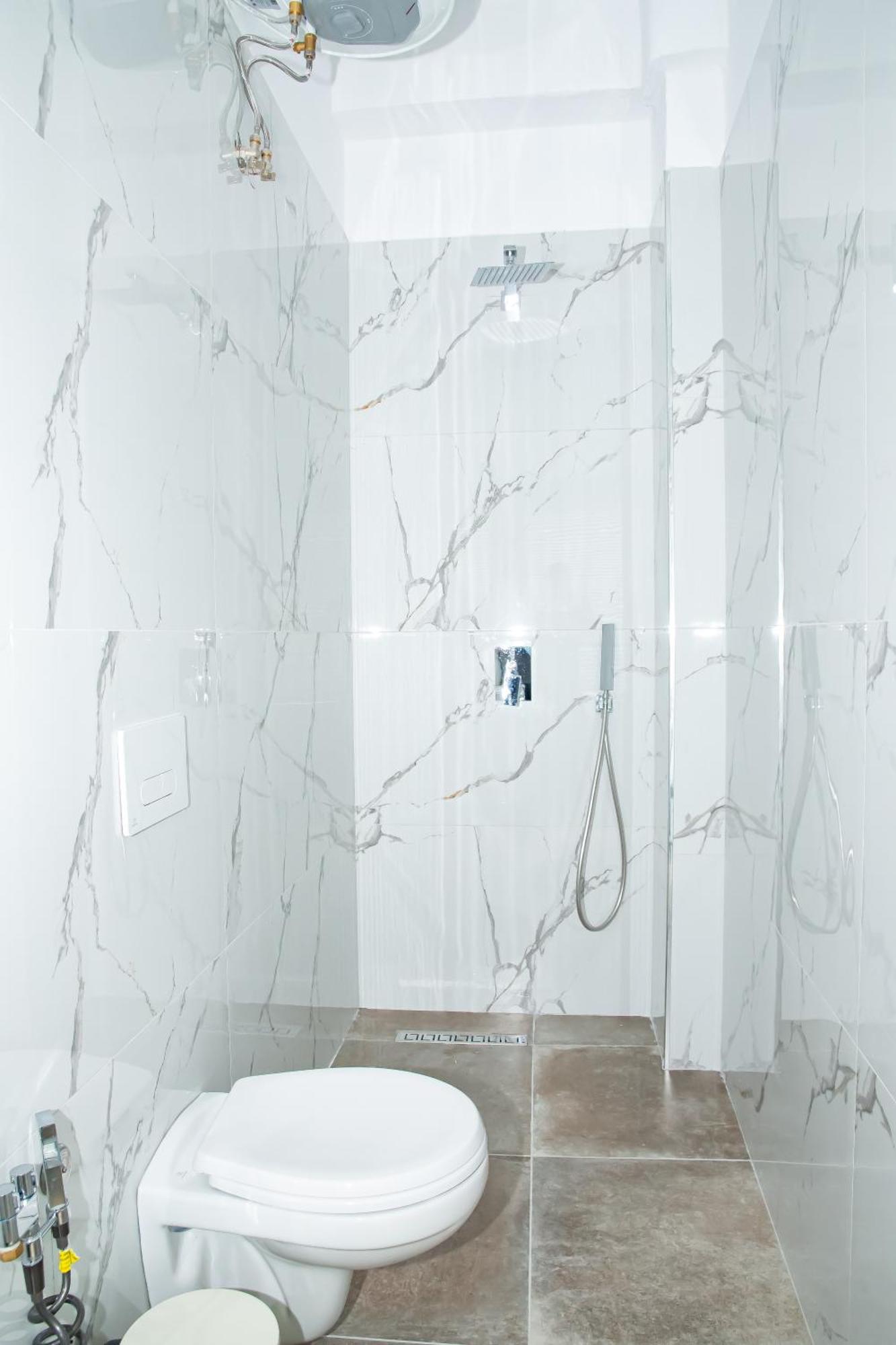 Alv Rent Rooms Vlore Bagian luar foto