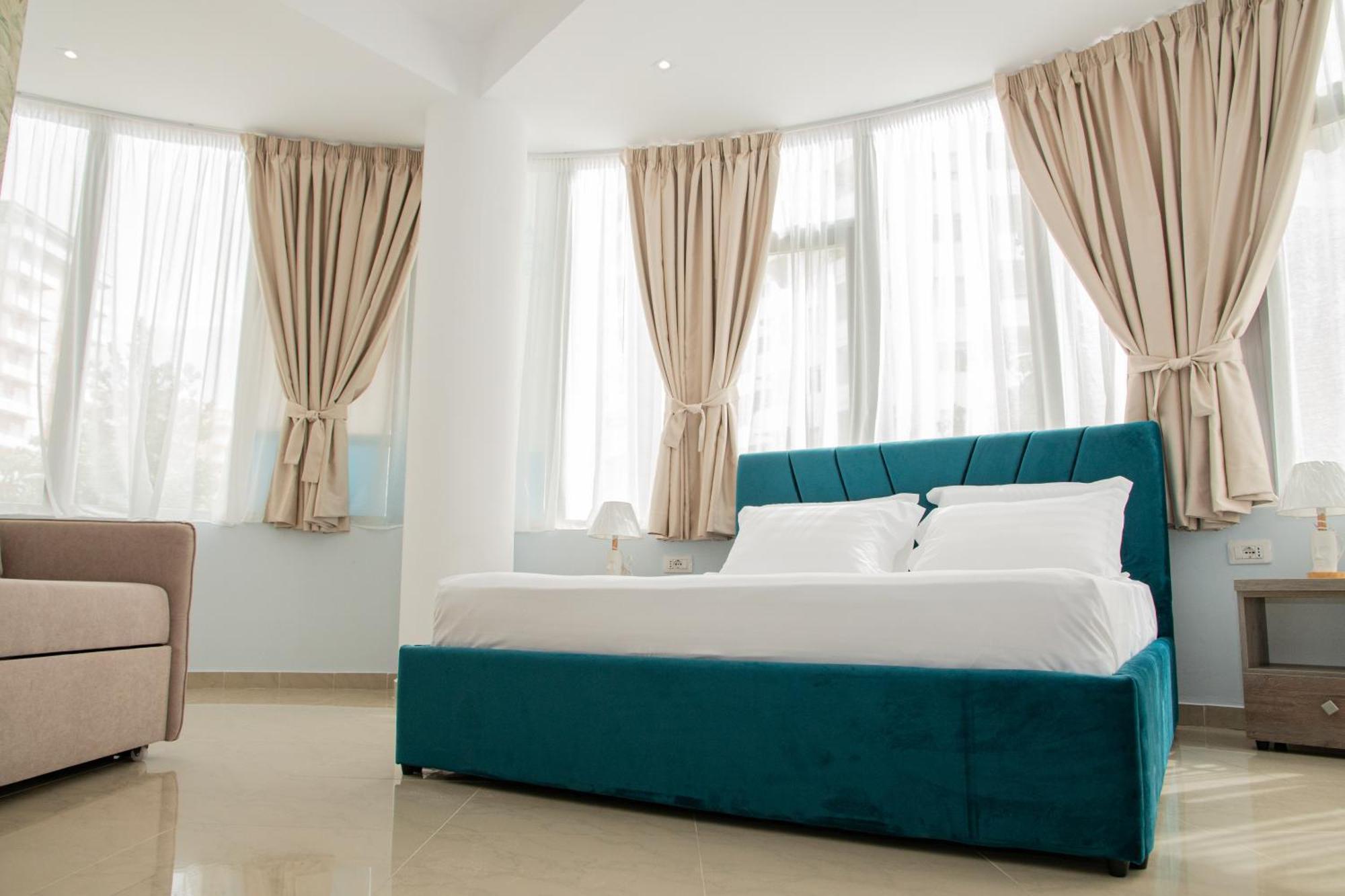 Alv Rent Rooms Vlore Bagian luar foto