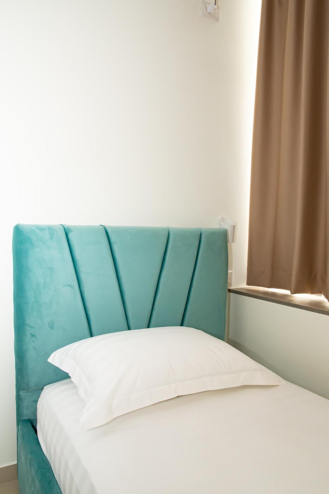 Alv Rent Rooms Vlore Bagian luar foto